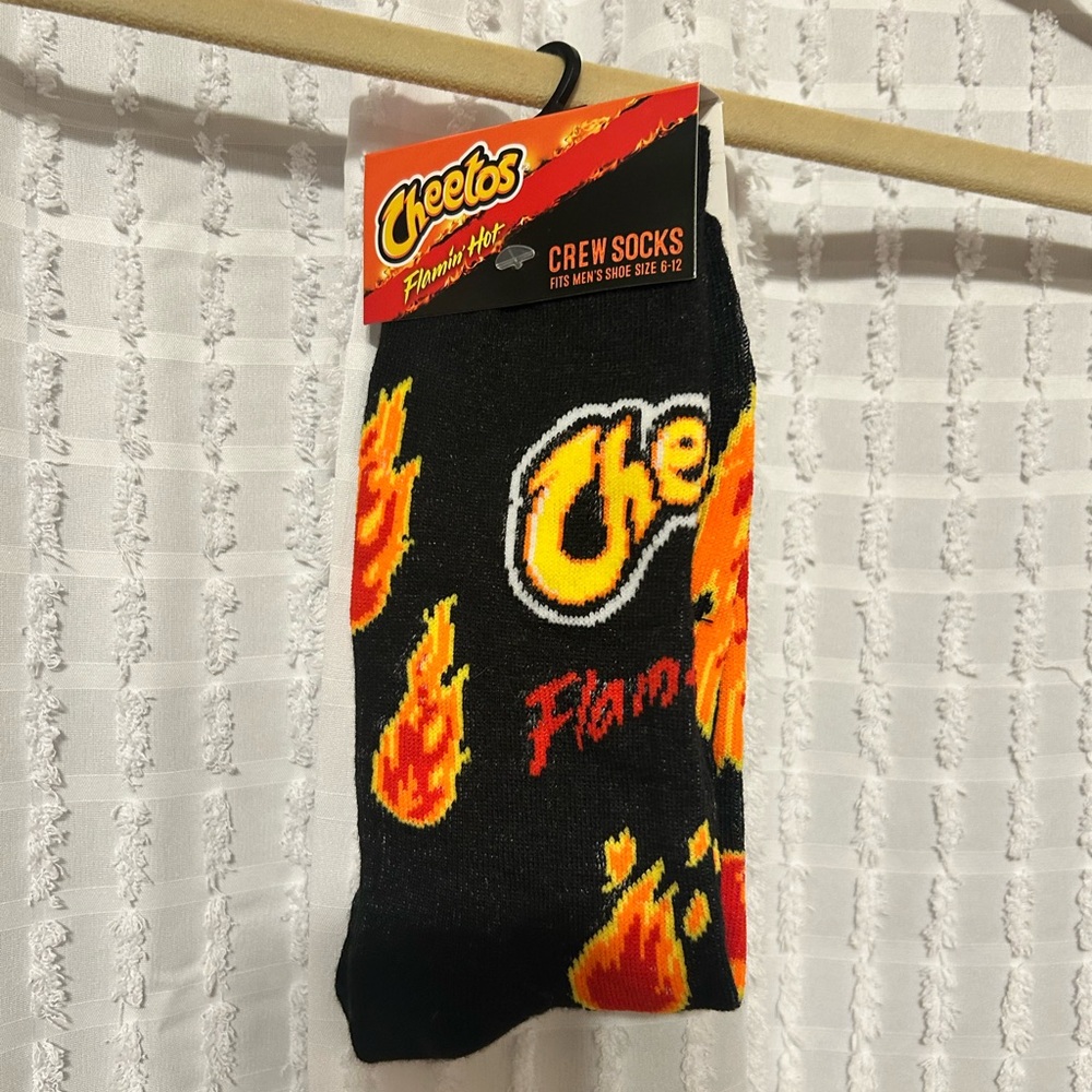Mens Cheetos Flamin Hot Crew Socks  Shoe Size‎ 6-12 Black Orange Flames NWT